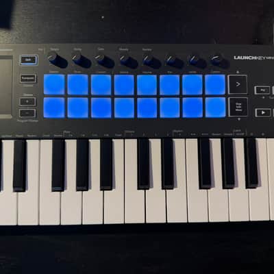 Novation Launchkey Mini MKIII MIDI Keyboard Controller 2019 - Present - Black