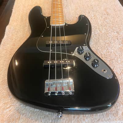 Squier Vintage Modified '77 Jazz Bass 2011 - 2018 - Black image 4