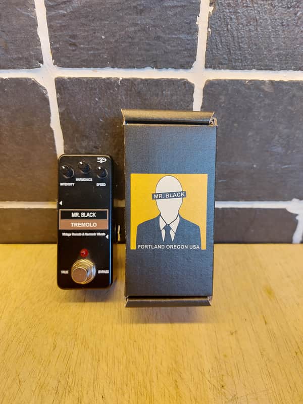 Mr. Black Mini Tremolo