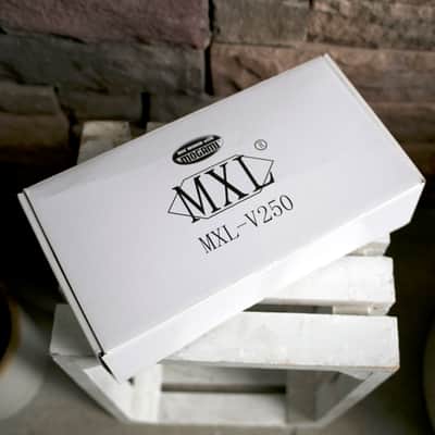 Brand New MXL 990 Condenser Microphone Open Box image 3