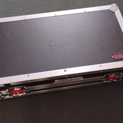 Gator G-TOUR-PEDALBOARD-LGW Large ATA Pedalboard 24x11" with Wheels 2010s - Black image 3