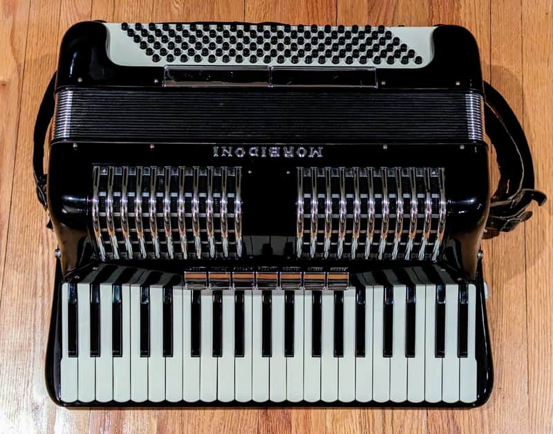 Alberto Morbidoni Castle Italian Accordion/ Excellent | Reverb Canada