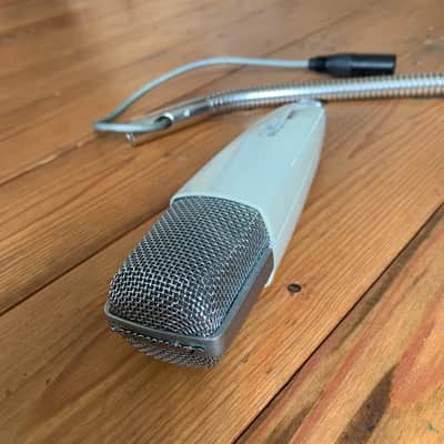 Sennheiser MD 421-2 Cardioid Vintage Dynamic Microphone 1960s - 1970s - White image 12