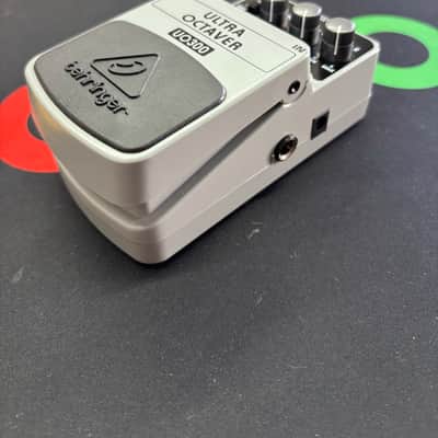 Behringer UO300 3-Mode Octaver Effects Pedal 2010s - Standard image 2
