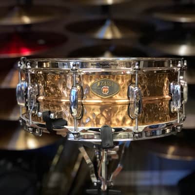 Tama 5.5x14 Hammered Bronze Snare Drum 2000's image 2