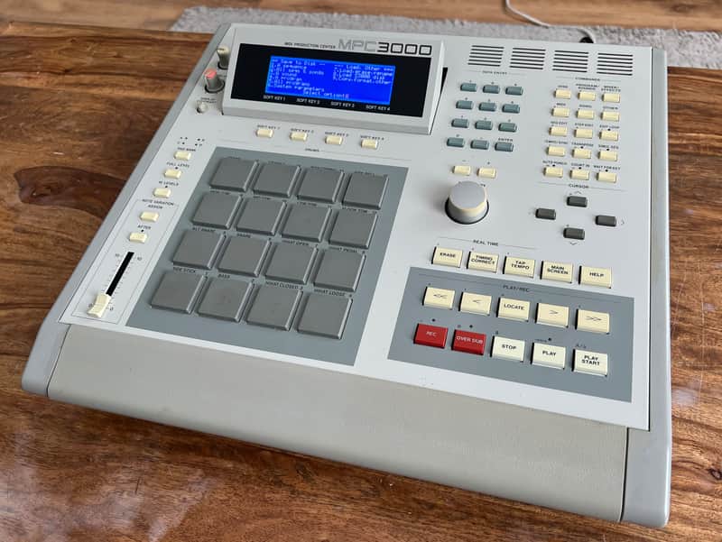 Akai MPC3000 MIDI Production Center 1993 - 2001 - Grey image 1