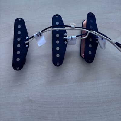 Lindy Fralin Strat Vintage Hot Pickup Set 2010s - White image 5