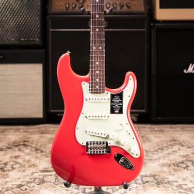 Fender American Professional Classic Stratocaster Electric Guitar - Faded Dakota Red with Gig Bag image 3