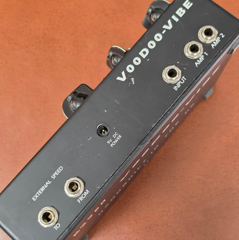 Roger Mayer Voodoo-Vibe – Legendary Boutique Uni-Vibe with Chorus
