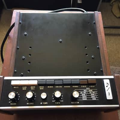 Roland TR-33 / Rhythm 33 Drum Machine 1970