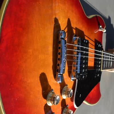 Yamaha SG-700 - Cherry Sunburst image 4
