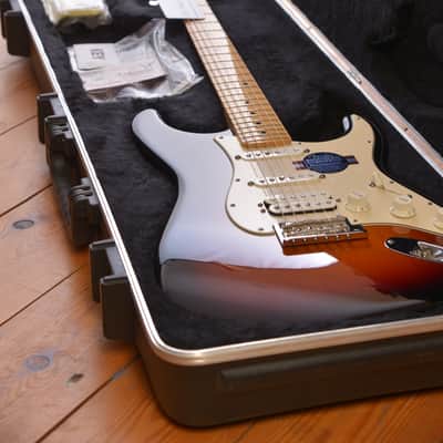 Fender American Standard Stratocaster HSS with Maple Fretboard 2010 - 3-Colour Sunburst image 17