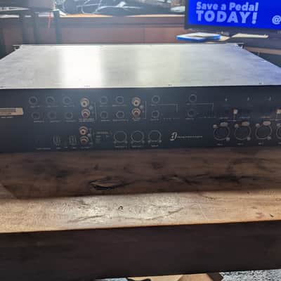 Digidesign Digi 002 Rack Firewire 8 line inputs 8 out Rackmount Audio Interface image 3