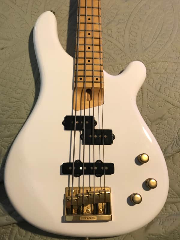 Fernandes APB-4 ? White image 1