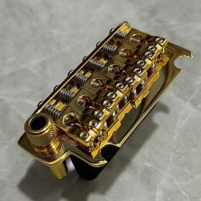 Ibanez Tremolo T1502 bridge 6 String in Gold image 4