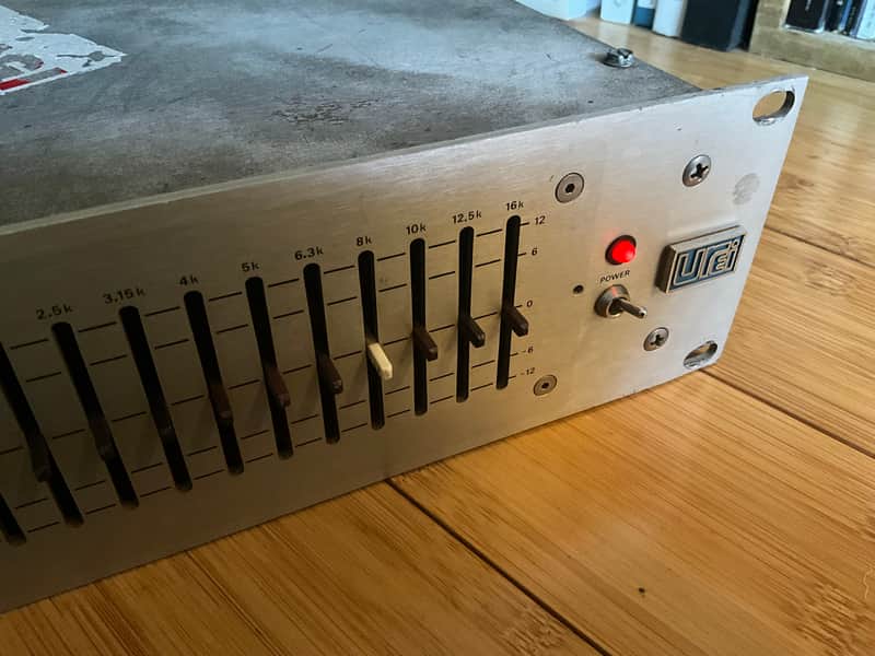 Urei Equalizer 537 27 bandes image 1