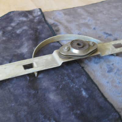 Leslie Speaker 122 Bearing Bracket image 2