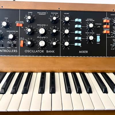 Moog Minimoog Model D Reissue 44-Key Monophonic Synthesizer (2016) 2016 - 2017 - Black / Wood image 3