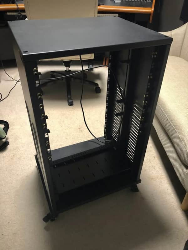 Rack box + power strip image 1