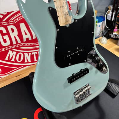 Fender American Professional Jazz Bass LOADED BODY 2020 - Sonic Grey image 9