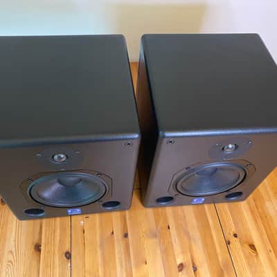 Quested V2108 - Excellent Condition + Original Boxes image 4