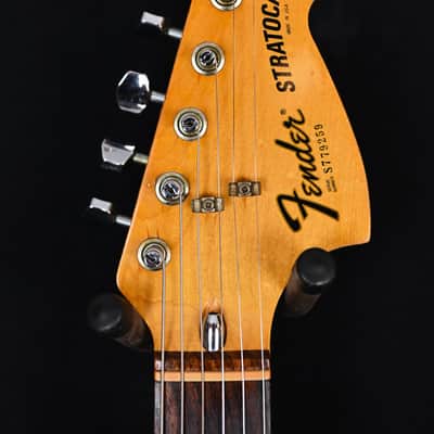 Fender Stratocaster from 1977 in Sunburst with Hardcase image 9
