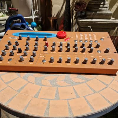 Waldorf Microwave XT Rackmount Wavetable Synthesizer 1998 - Orange image 6