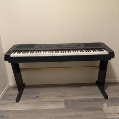 Yamaha DGX-660 Arranger Piano - Black image 2