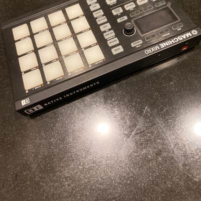 Native Instruments Maschine Mikro MkI Groove Production Studio image 2