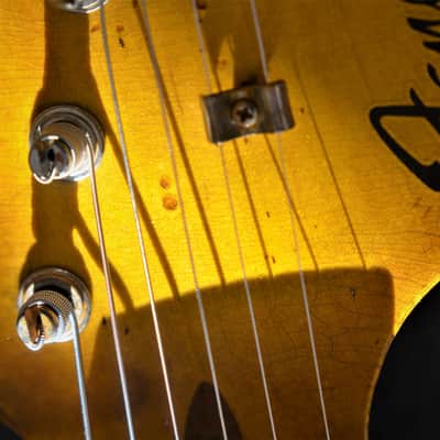 Fender Stratocaster Relic Gold Sparkle Nitro Texas Specials image 14
