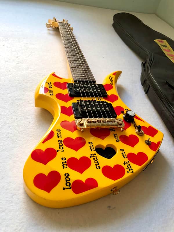 💛brand new!🖤Hide Yellow Heart Burny Jr Mini Mockingbird guitar 黃色心心 黑色心心 迷你 MG X。松本秀人 Green heart Black heart FERNANDES Zo Built in speake 煙花 吉他120x 360s 380s 480 165s 450x 80x 140x X Japan Hideと見た景色 Hide city S.H.Figuarts。 🌟☀️🐥🕊️ image 1