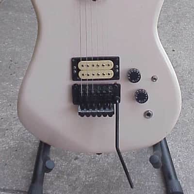 Kramer Pacer 1981 White Pearl Pink image 2