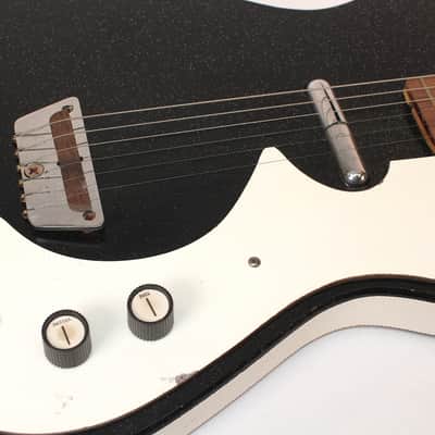 Silvertone (Danelectro) 1448 • Lipstick Pickup • 1966 • Black Sparkle • Exc image 4
