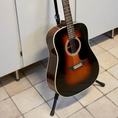 Martin D28 Sunburst 2022 - Sunburst image 1