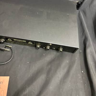 Roland E-215 Graphic Equalizer Rackmount Stereo Audio Processor