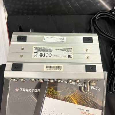 Native Instruments Traktor Audio 10 DJ Audio Interface Control Vinyl Set Tested ☆ image 2