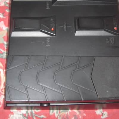 used 2001 Boss ME-22 Guitar Multi Effects unit + used Truetone NW1-US adapter (NO box, NO paperwork, NO batteries) light average wear - works fine image 4