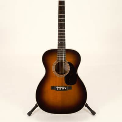 Martin Special Edition 000-28EC Eric Clapton Signature Acoustic Guitar - Sunburst Spruce Top with Rosewood Back and Sides image 2