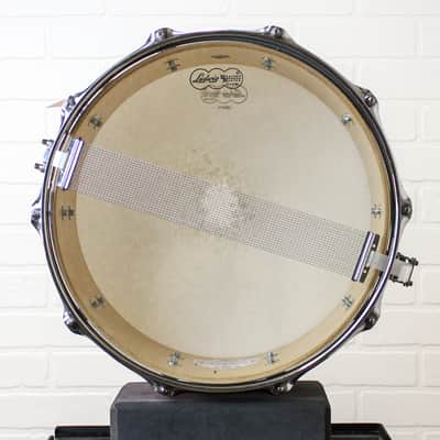 Preowned Ludwig Classic Maple 6.5"x14" Snare Drum - Red Sparkle image 5