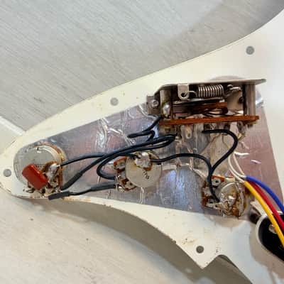 Uknown Loaded Stratocaster Pickguard Assembly – 3 Single Coil Pickups – Complete Wiring Harness – Aged White image 5