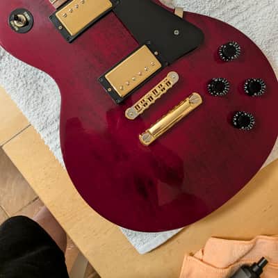 Gibson Les Paul Studio 2004 - Wine Red & Gold Hardware image 3