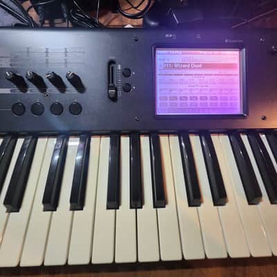 Korg M50 61-Key Music Workstation Keyboard 2000s - Black