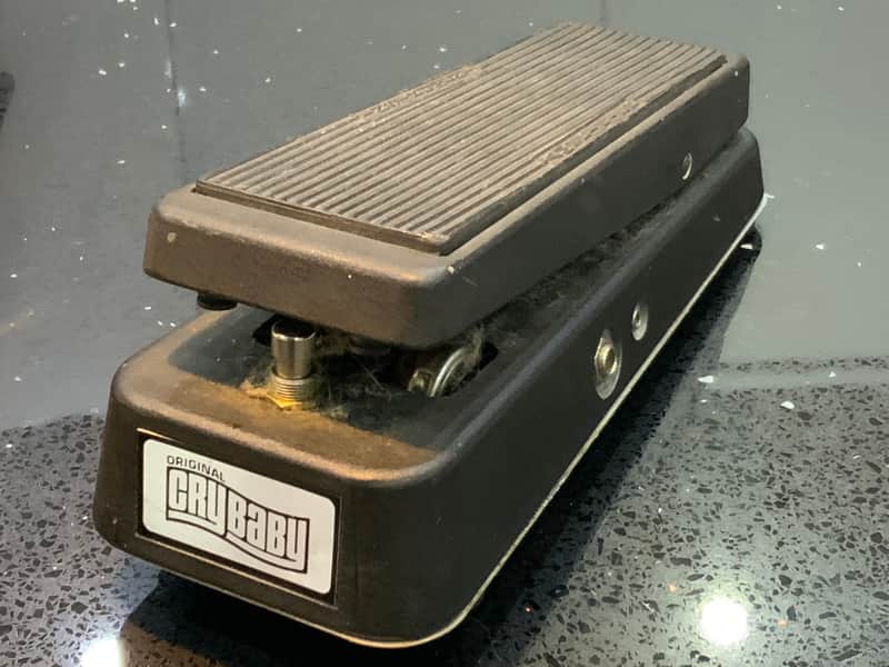 Dunlop Cry baby wah