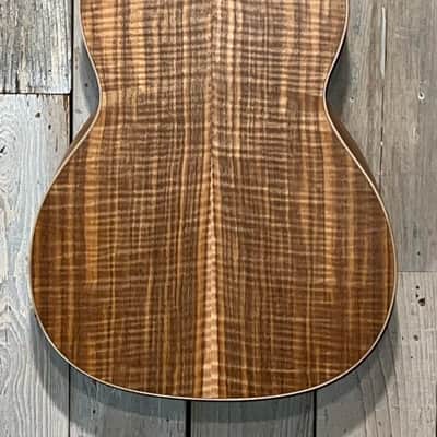 Larrivee 000-40 Custom Figured European Walnut Natural, Larrivee's Private Wood Stash Guitar ! image 9