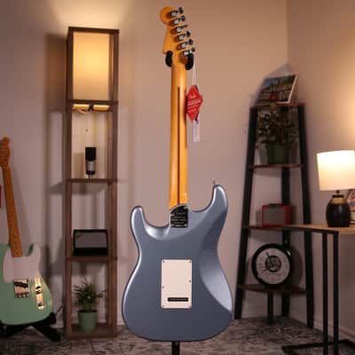 Fender American Ultra Luxe Vintage '60s Stratocaster - Rosewood Fingerboard, Ice Blue Metallic image 10
