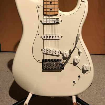 Fender  Ed O’Brien Sustainer Stratocaster EOB image 2