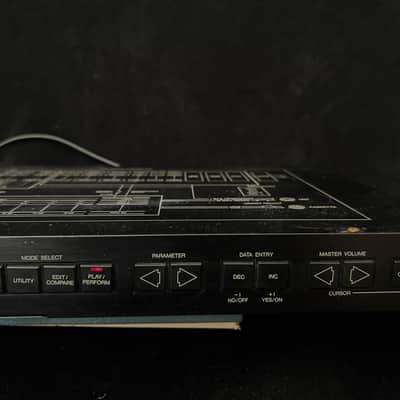 Yamaha TX81Z image 3