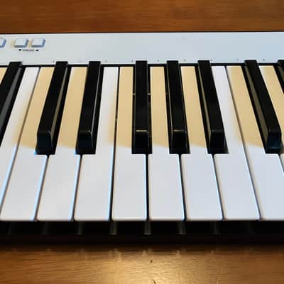 IK Multimedia iRig Keys Pro 37-Key Full-Sized Keys MIDI Keyboard Controller image 3