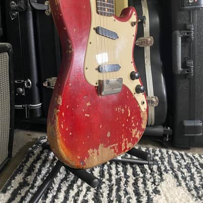 Fender Duo-Sonic Mahogany Body with Rosewood Fretboard 1961 - 1964 - Candy Apple Red image 4