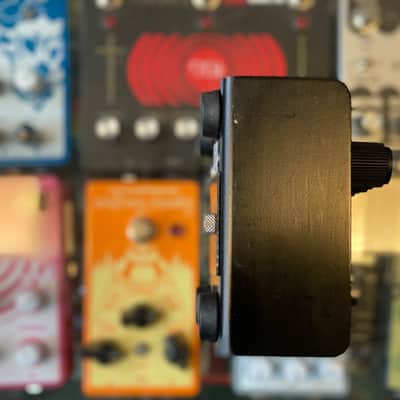 1988 Pro Co RAT (RAT2) - Version 4 Flatbox by Woodcutter w/ Green